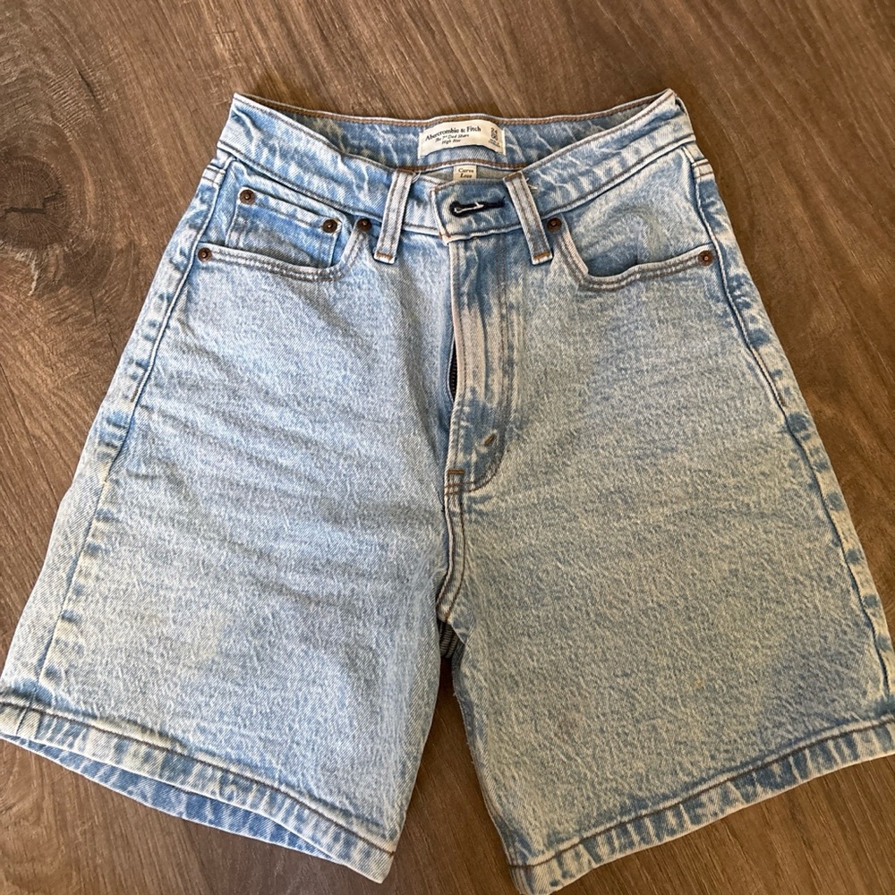 Abercrombie midi shorts